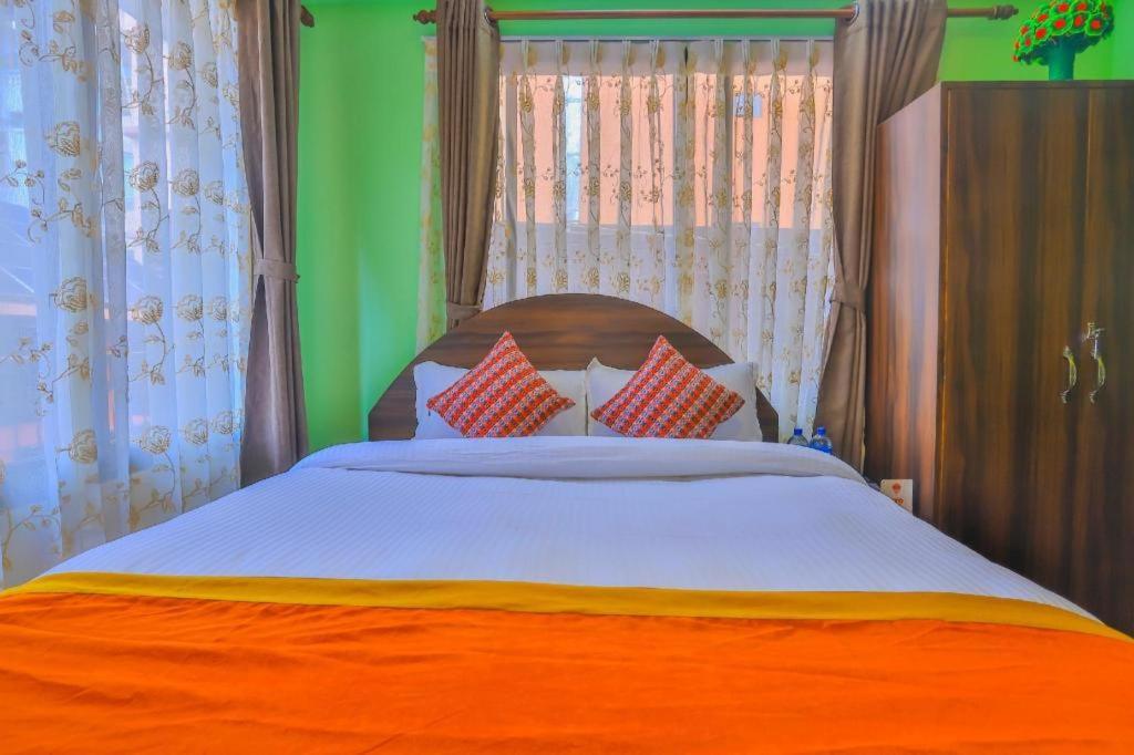Oyo 492 Hotel Yeti Home Catmandu Exterior foto