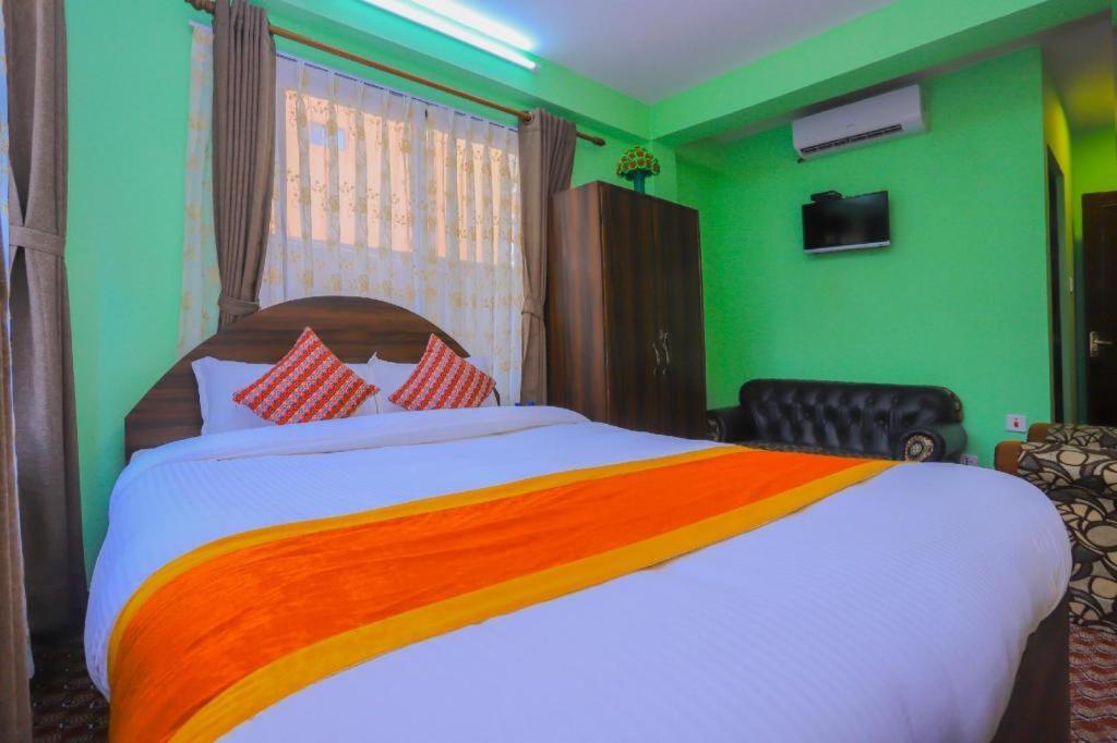 Oyo 492 Hotel Yeti Home Catmandu Exterior foto